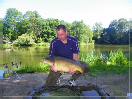 Piotr Morkowski, karp 17,5 kg, staw Borusa, 23.06.2012 r.